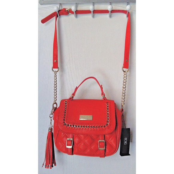 NWT BCBG PARIS Red Faux Leather Quilted Shoulder Bag Flap Chain Link Tassel - Picture 6 of 16